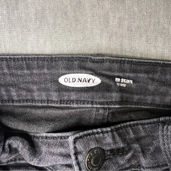 Old Navy Women's Gray Skinny Jeans - Picture 2 of 5